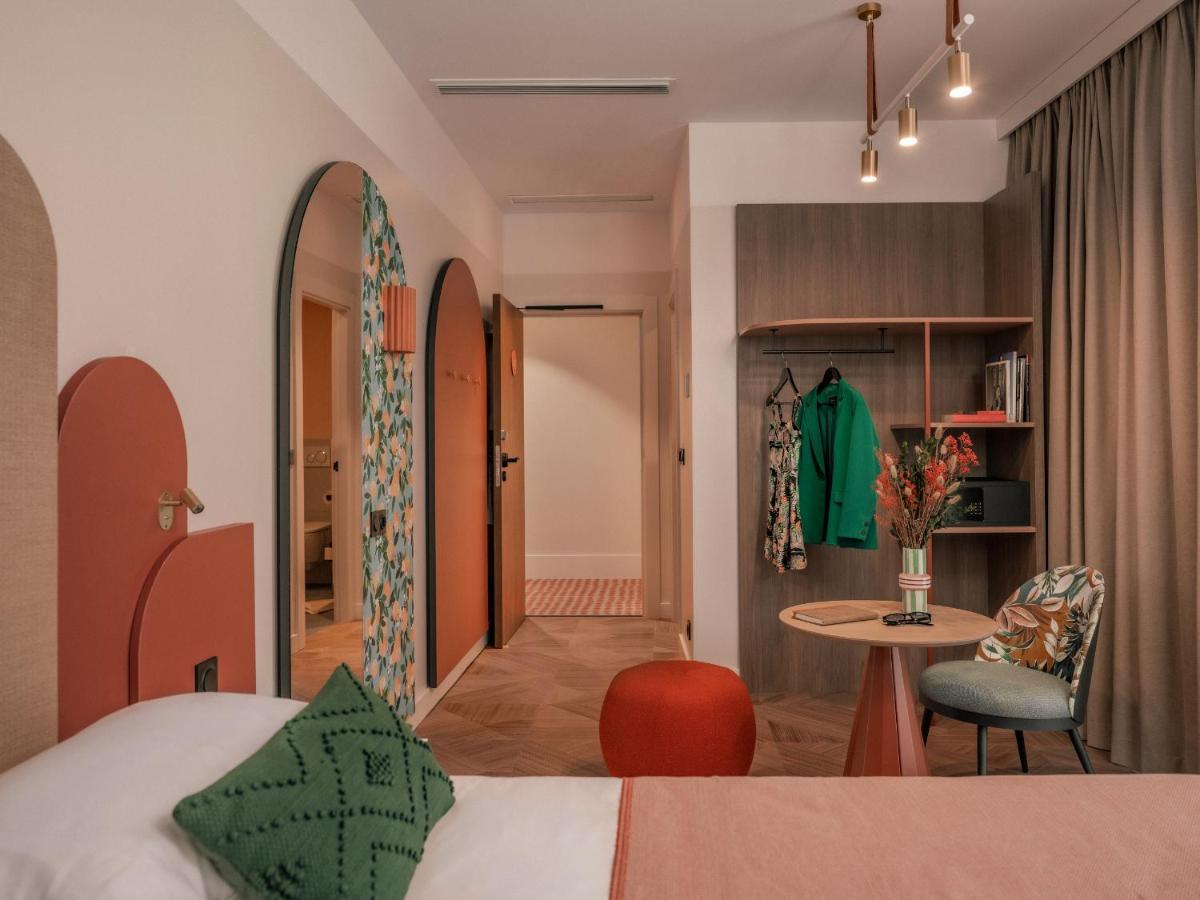 Double Room,1286376040:JPEG